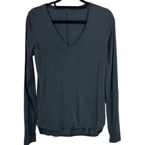 Lululemon Circadian Long Sleeve V Neck Tee in Black 6?